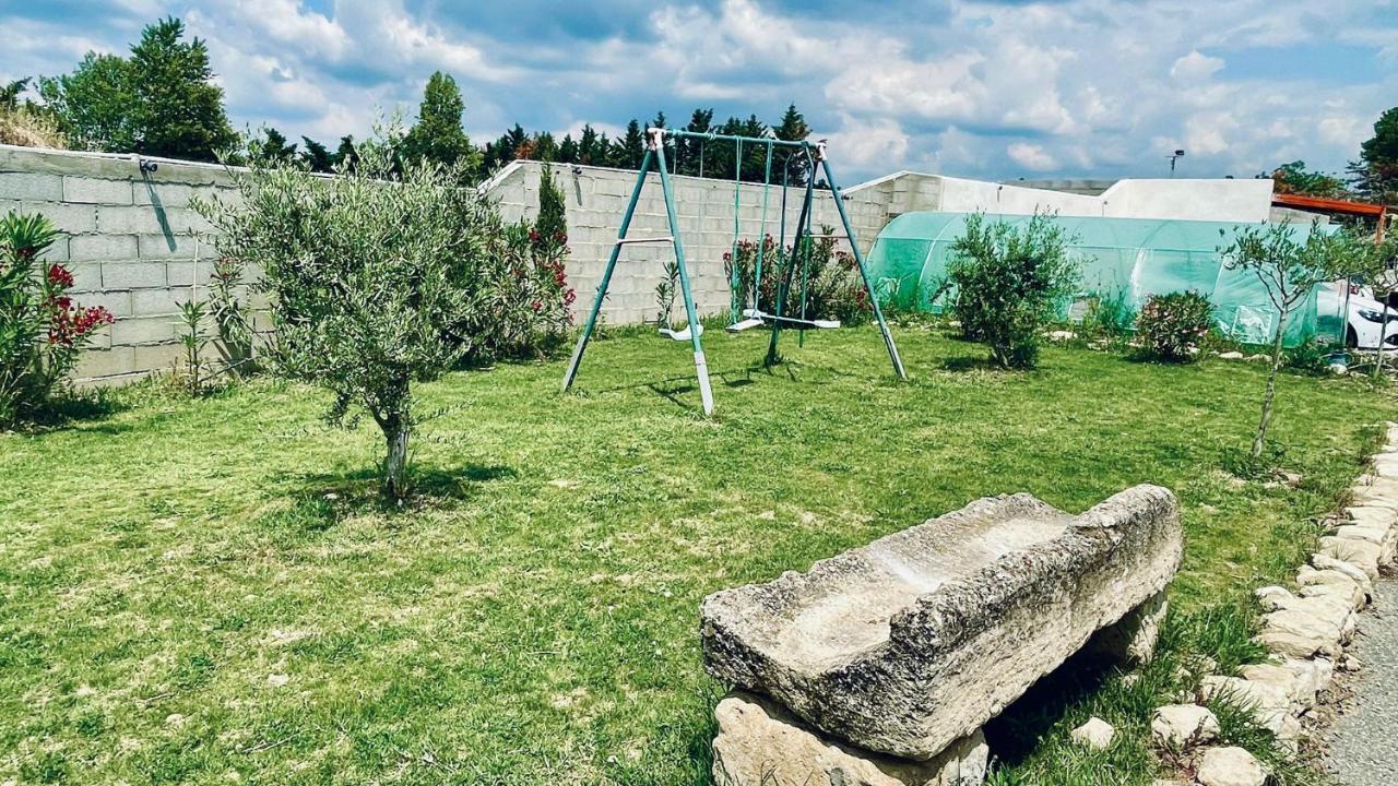 Villa Chez Eric Et Marine Robion en Luberon Exterior foto